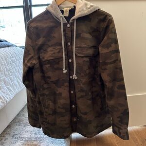 Duluth Flex Fire Hose Lined Hooded Shirt Jacket in Camouflage